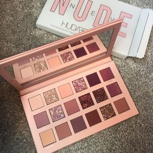HUDA BEAUTY Makeup - HUDA BEAUTY NUDE PALETTE NWT HUDA BEAUTY Makeup - HUDA BEAUTY NUDE PALETTE NWT